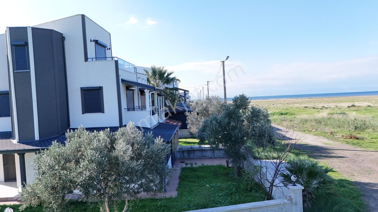 Altınköy Sitesinde Deniz Manzaralı 3+1 Köşe Konumlu Fırsat Villa - Görsel 4