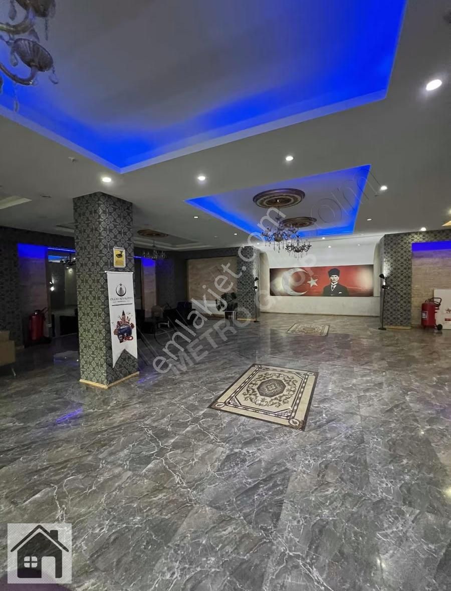 Cadde Üzerinde Kiralık 270 Metrekare Ofis