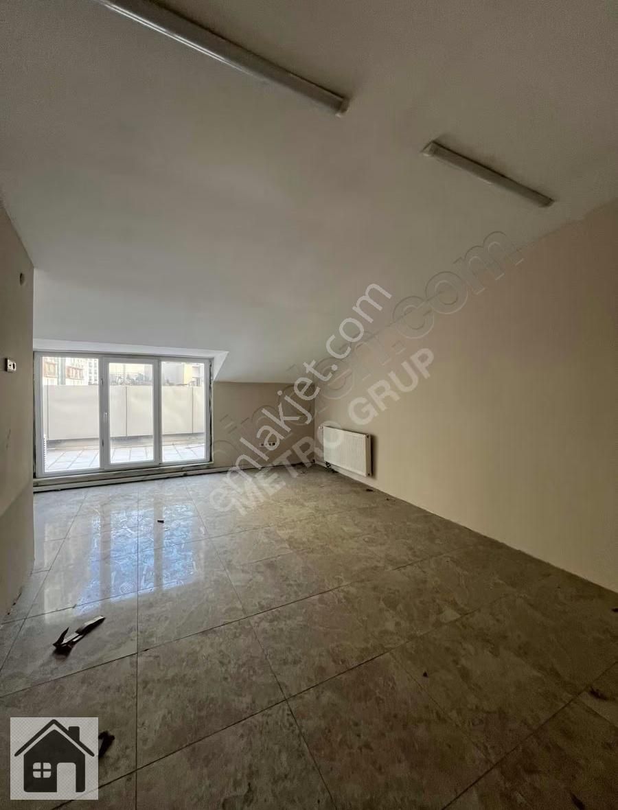 Cadde Üzerinde Kiralık 270 Metrekare Ofis - Görsel 30