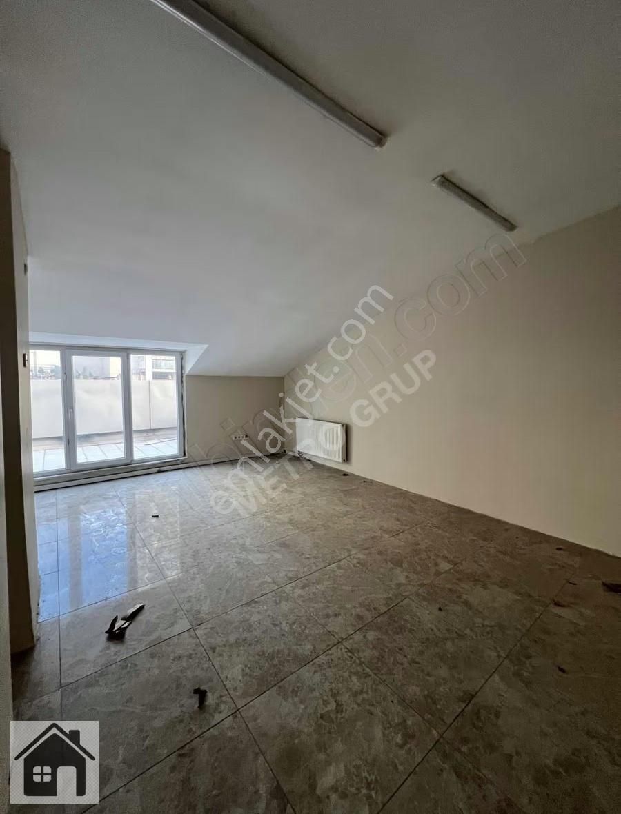 Cadde Üzerinde Kiralık 270 Metrekare Ofis - Görsel 8