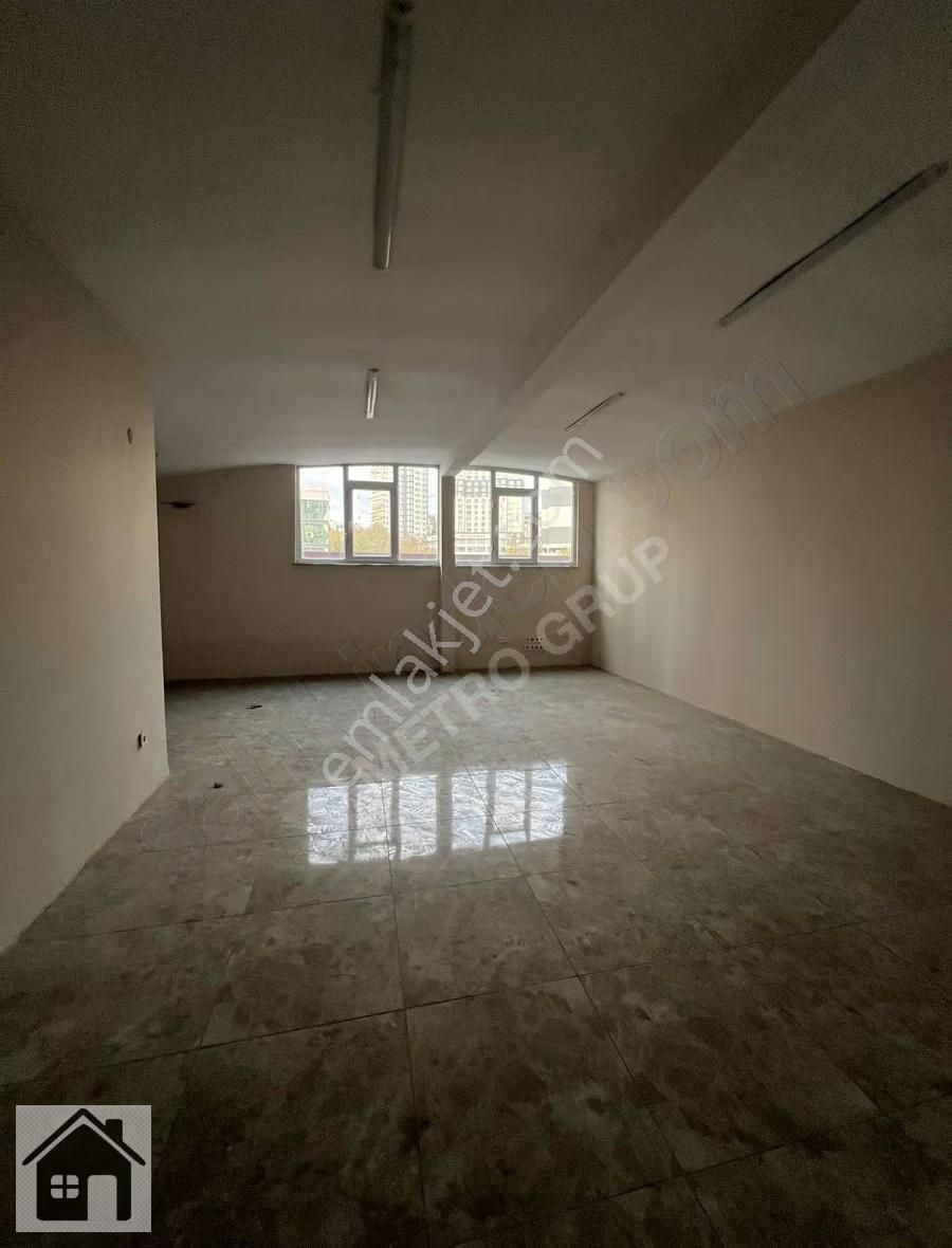 Cadde Üzerinde Kiralık 270 Metrekare Ofis - Görsel 21