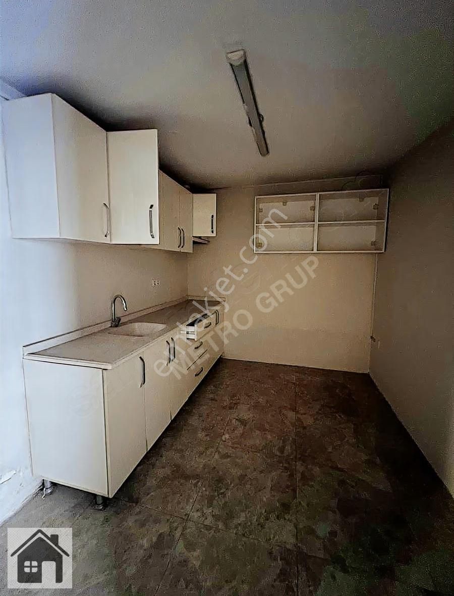 Cadde Üzerinde Kiralık 270 Metrekare Ofis - Görsel 29