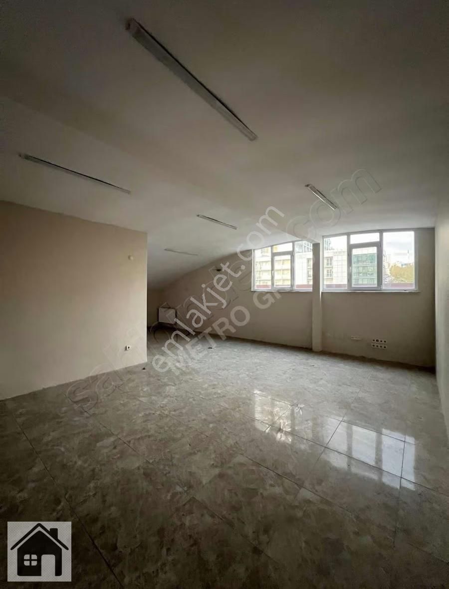 Cadde Üzerinde Kiralık 270 Metrekare Ofis - Görsel 14