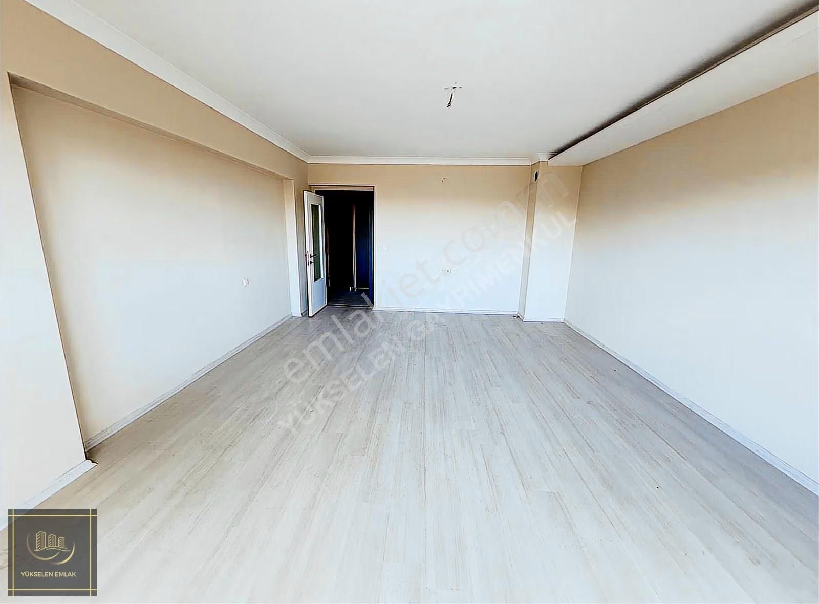 Cadde Üzeri Teras Balkonlu Site Dairesi - Görsel 28