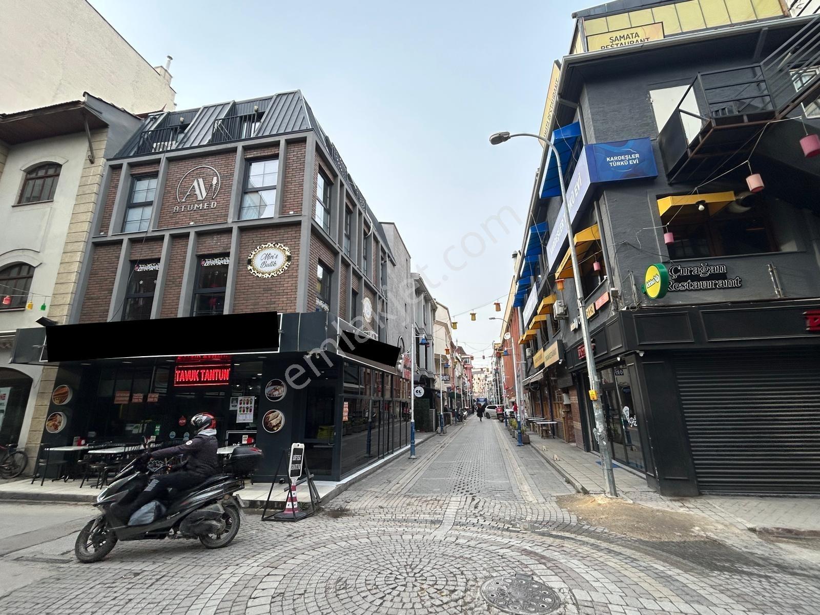 Bess'den Barlar Sokağında Köşe Konumlu Devren Kiralık İş Yeri