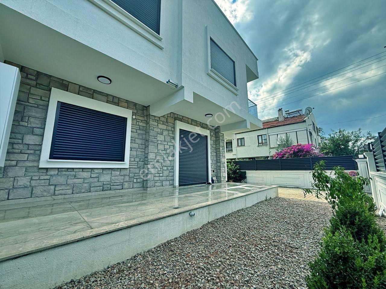 Uytundan Akçayda Denize 50 Metre Otoparklı Ultralüks 4+1 Villa - Görsel 23