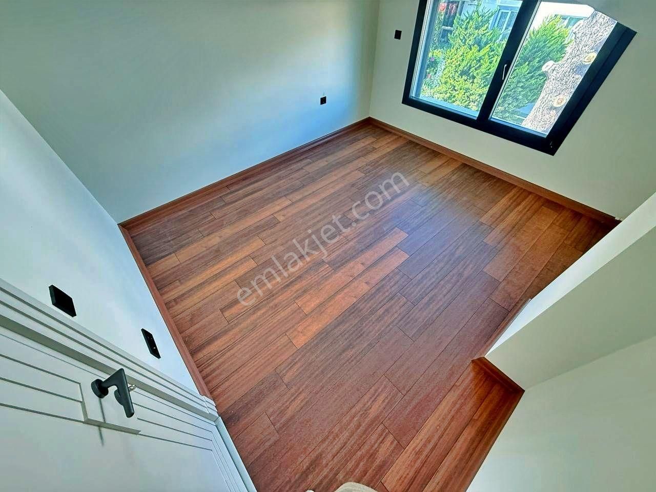 Uytundan Akçayda Denize 50 Metre Otoparklı Ultralüks 4+1 Villa - Görsel 10