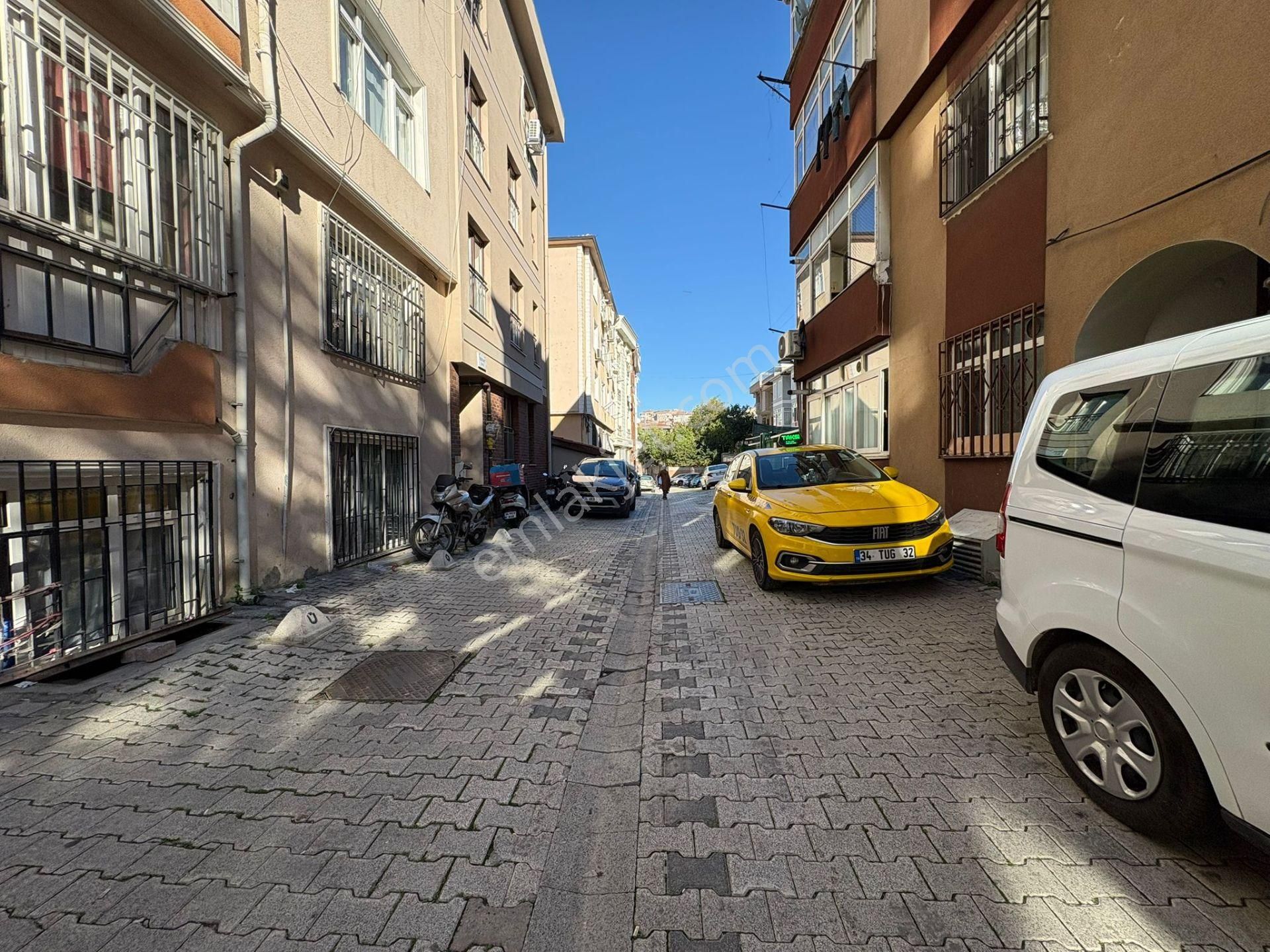 Oben'den Üsküdar Merkezde Nevçarşı Avm Ye Komşu Boş 2+1 65m² Net - Görsel 33