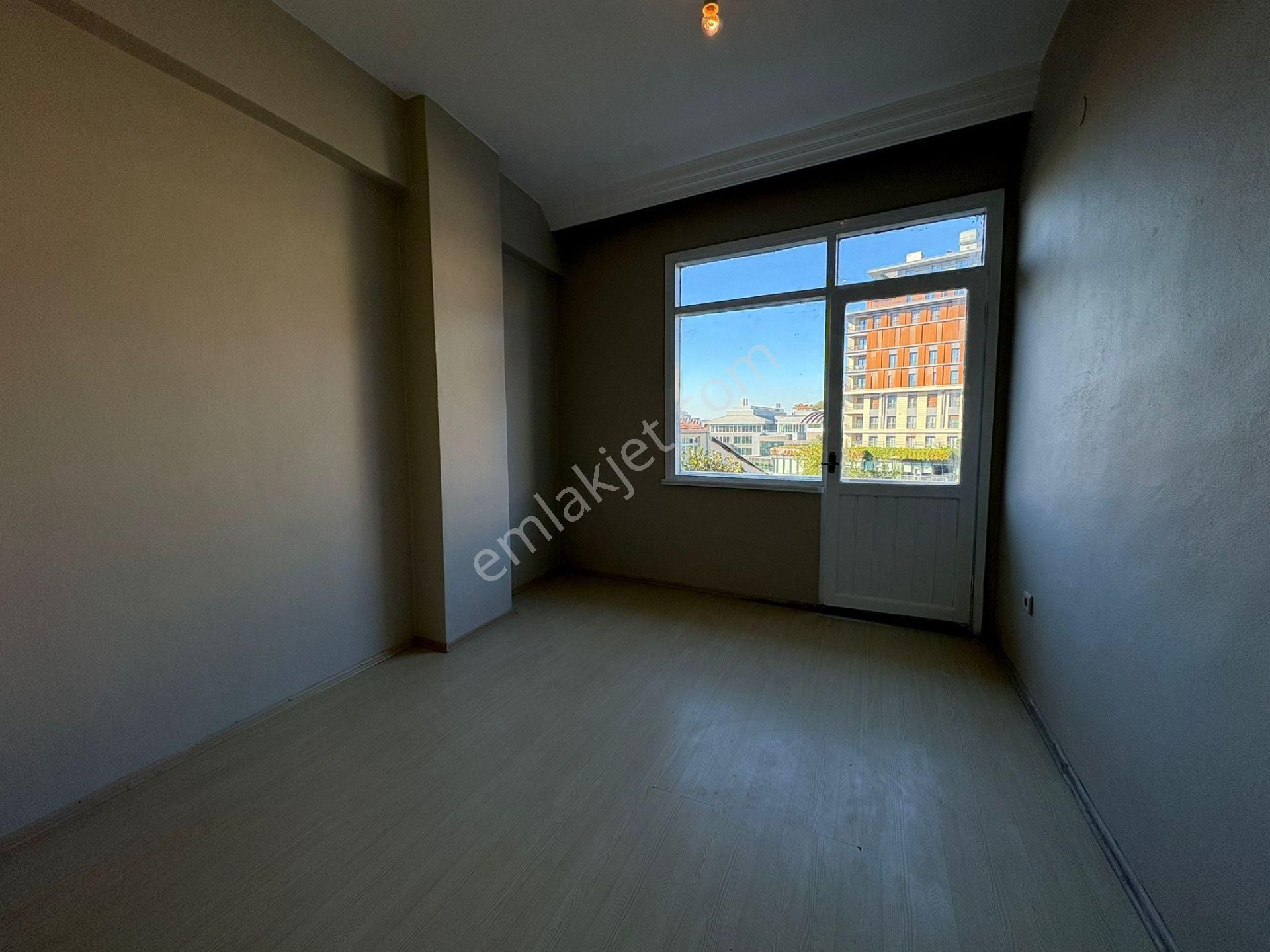 Oben'den Üsküdar Merkezde Nevçarşı Avm Ye Komşu Boş 2+1 65m² Net - Görsel 19