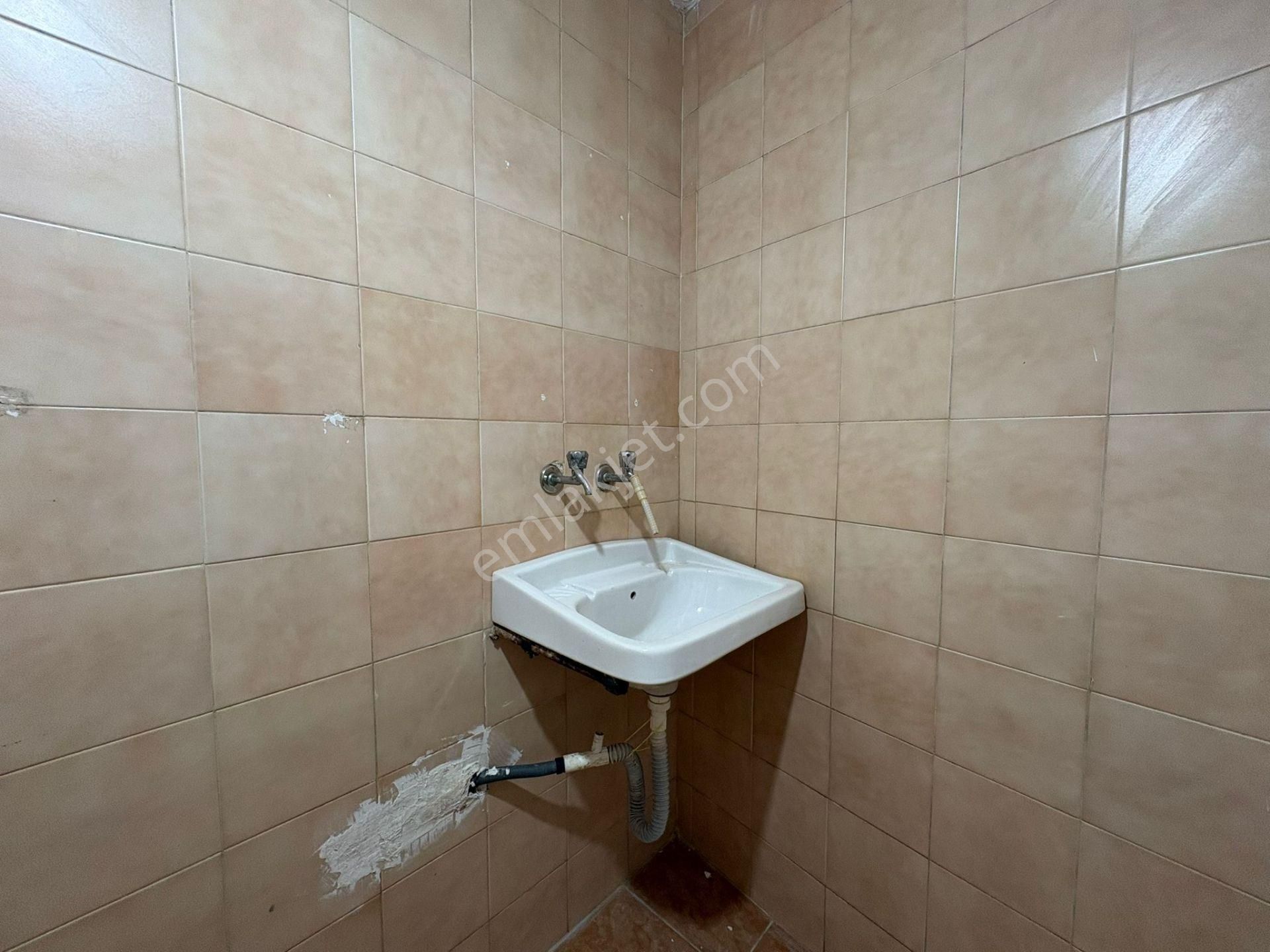 Oben'den Üsküdar Merkezde Nevçarşı Avm Ye Komşu Boş 2+1 65m² Net - Görsel 26