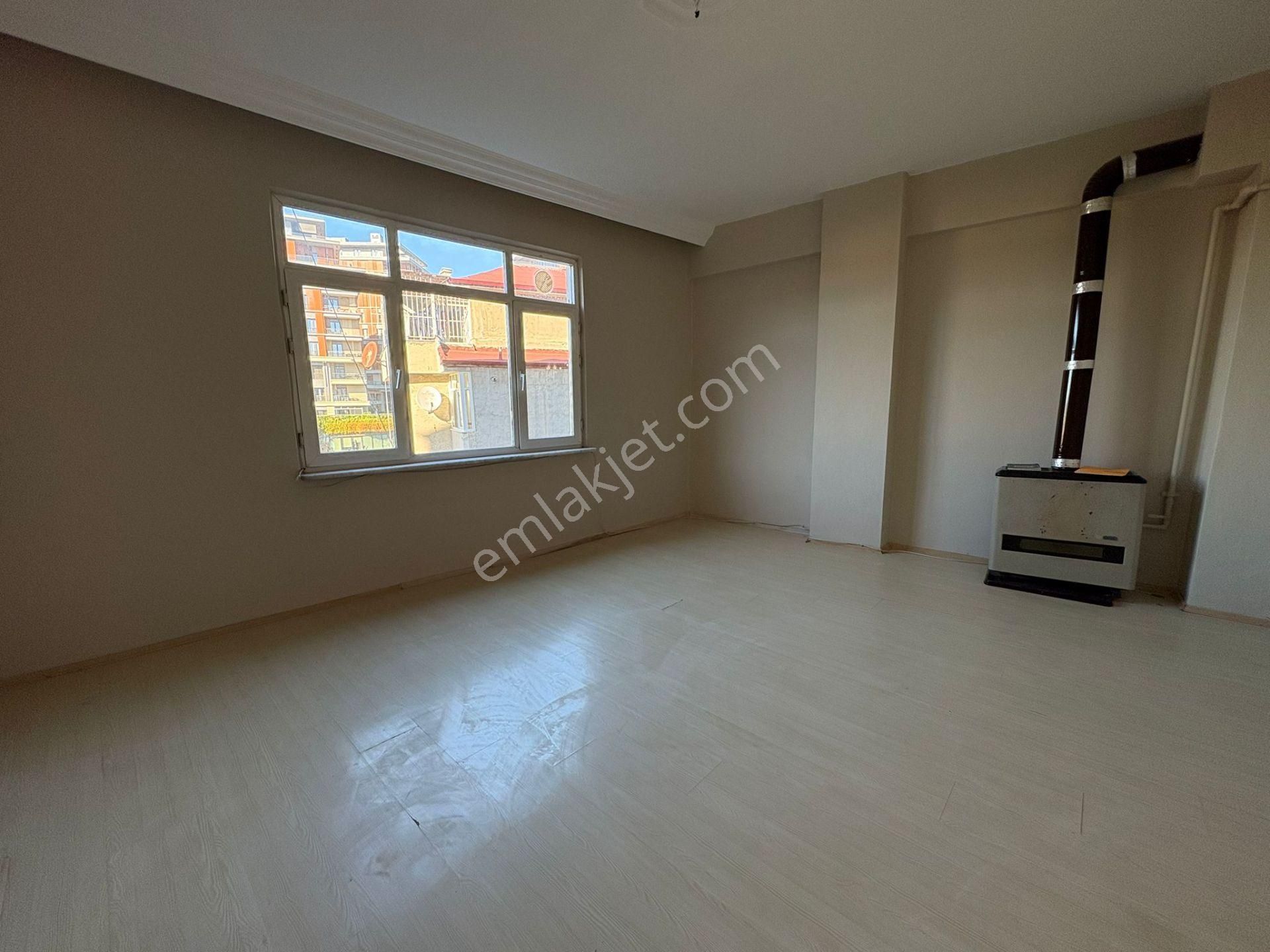 Oben'den Üsküdar Merkezde Nevçarşı Avm Ye Komşu Boş 2+1 65m² Net - Görsel 3