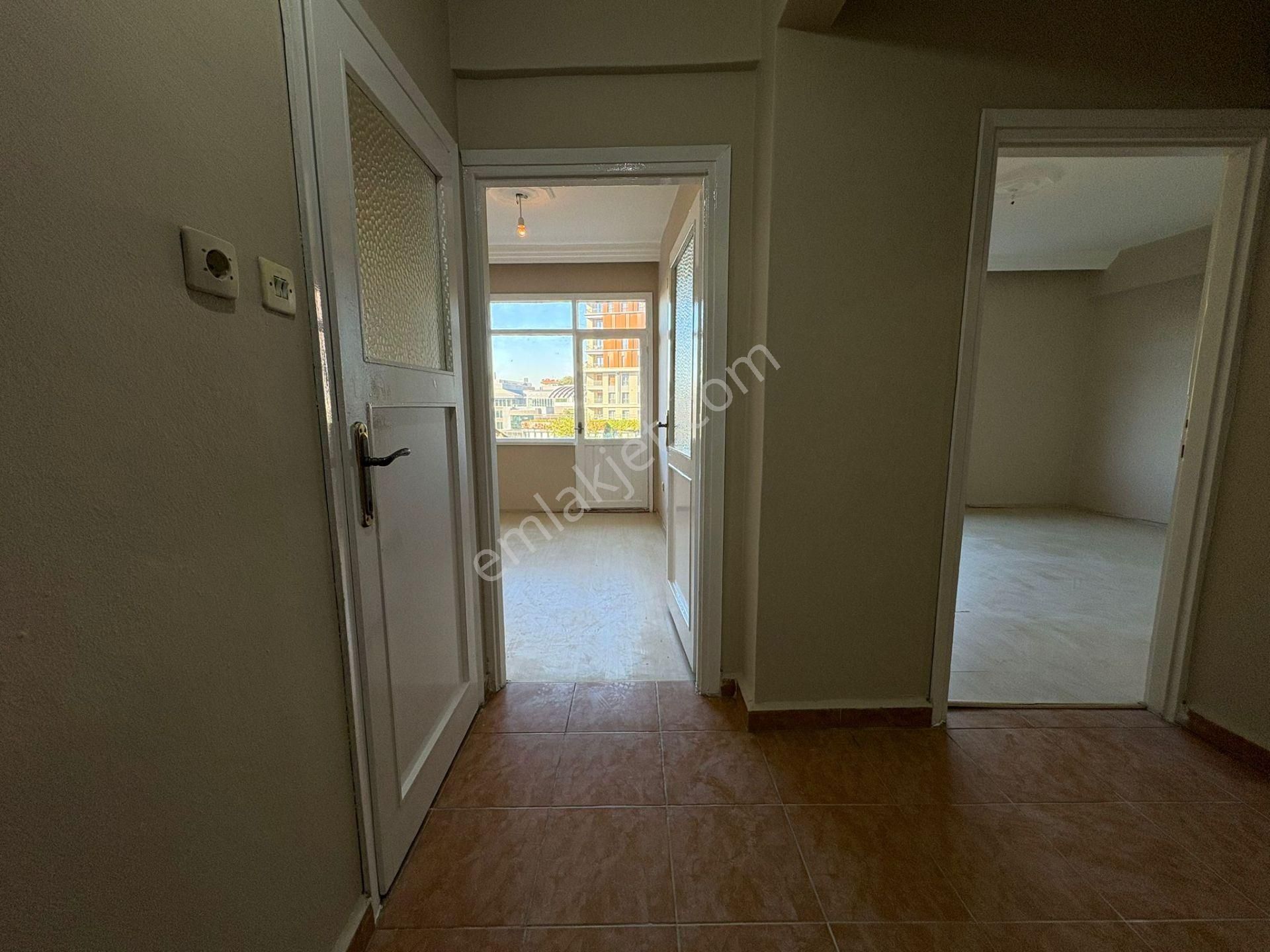 Oben'den Üsküdar Merkezde Nevçarşı Avm Ye Komşu Boş 2+1 65m² Net - Görsel 29