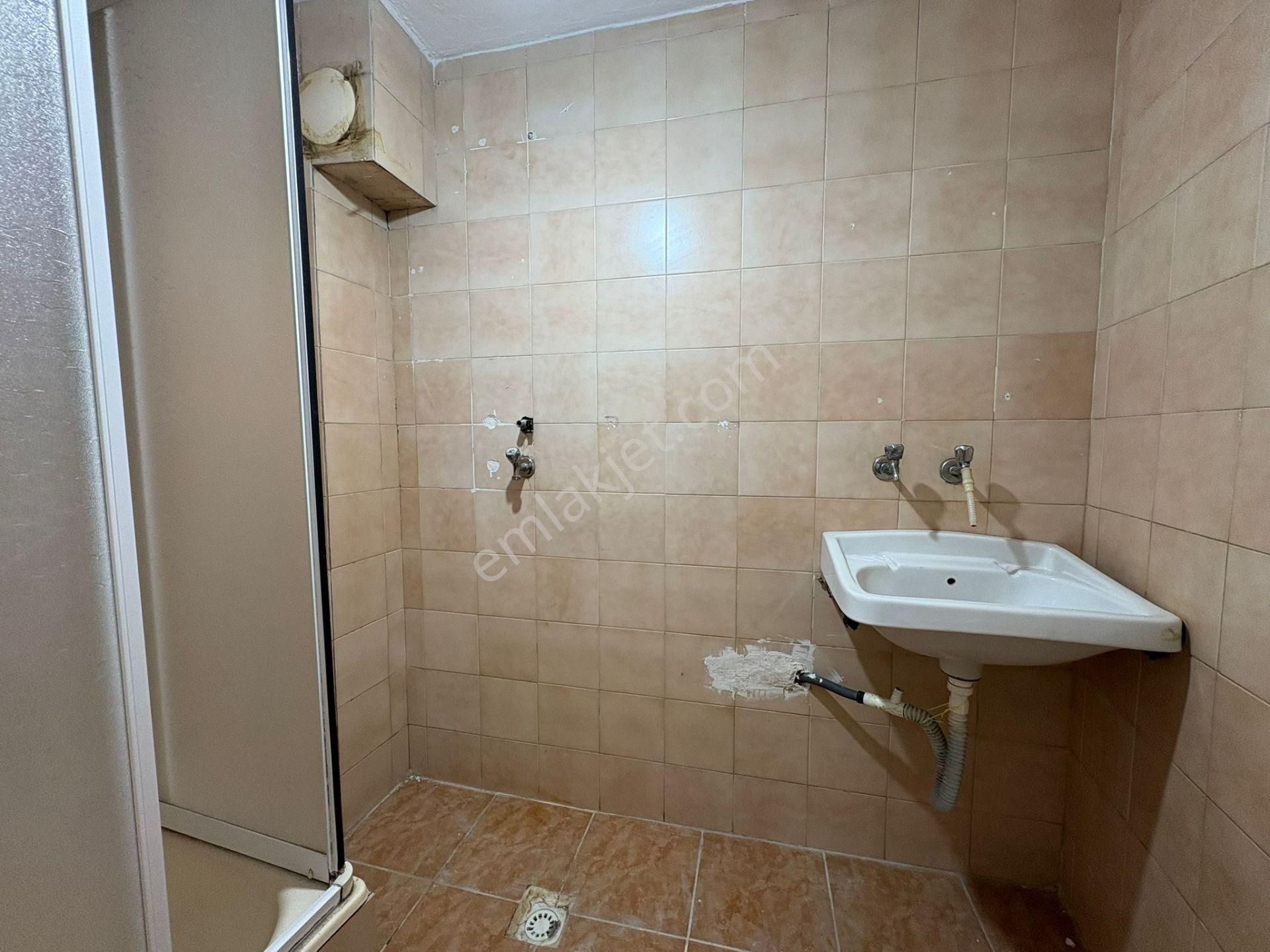 Oben'den Üsküdar Merkezde Nevçarşı Avm Ye Komşu Boş 2+1 65m² Net - Görsel 25