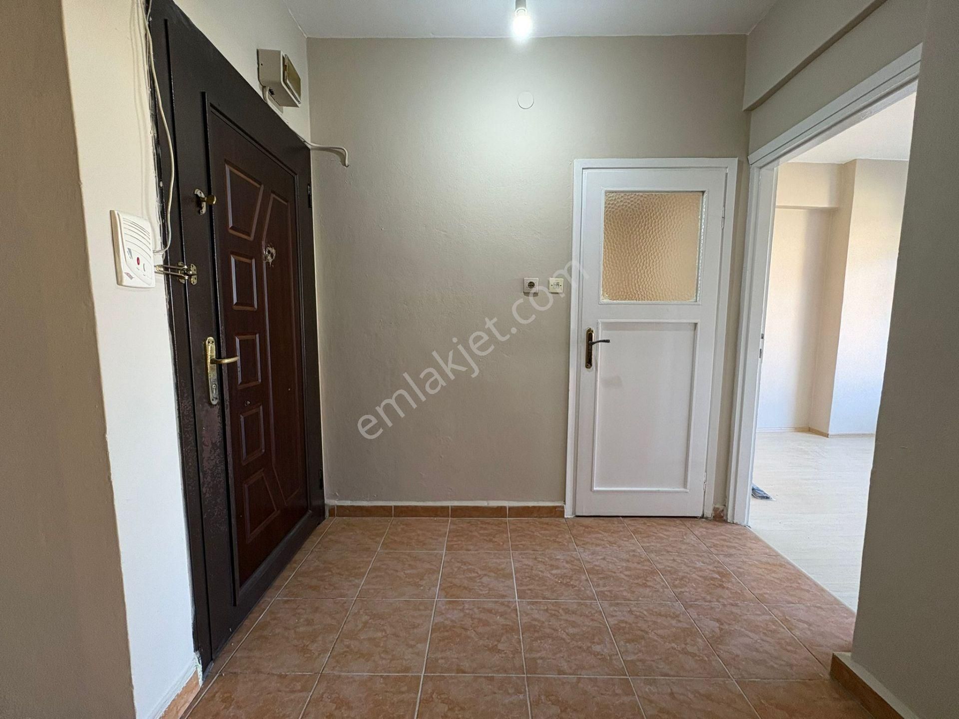 Oben'den Üsküdar Merkezde Nevçarşı Avm Ye Komşu Boş 2+1 65m² Net - Görsel 28