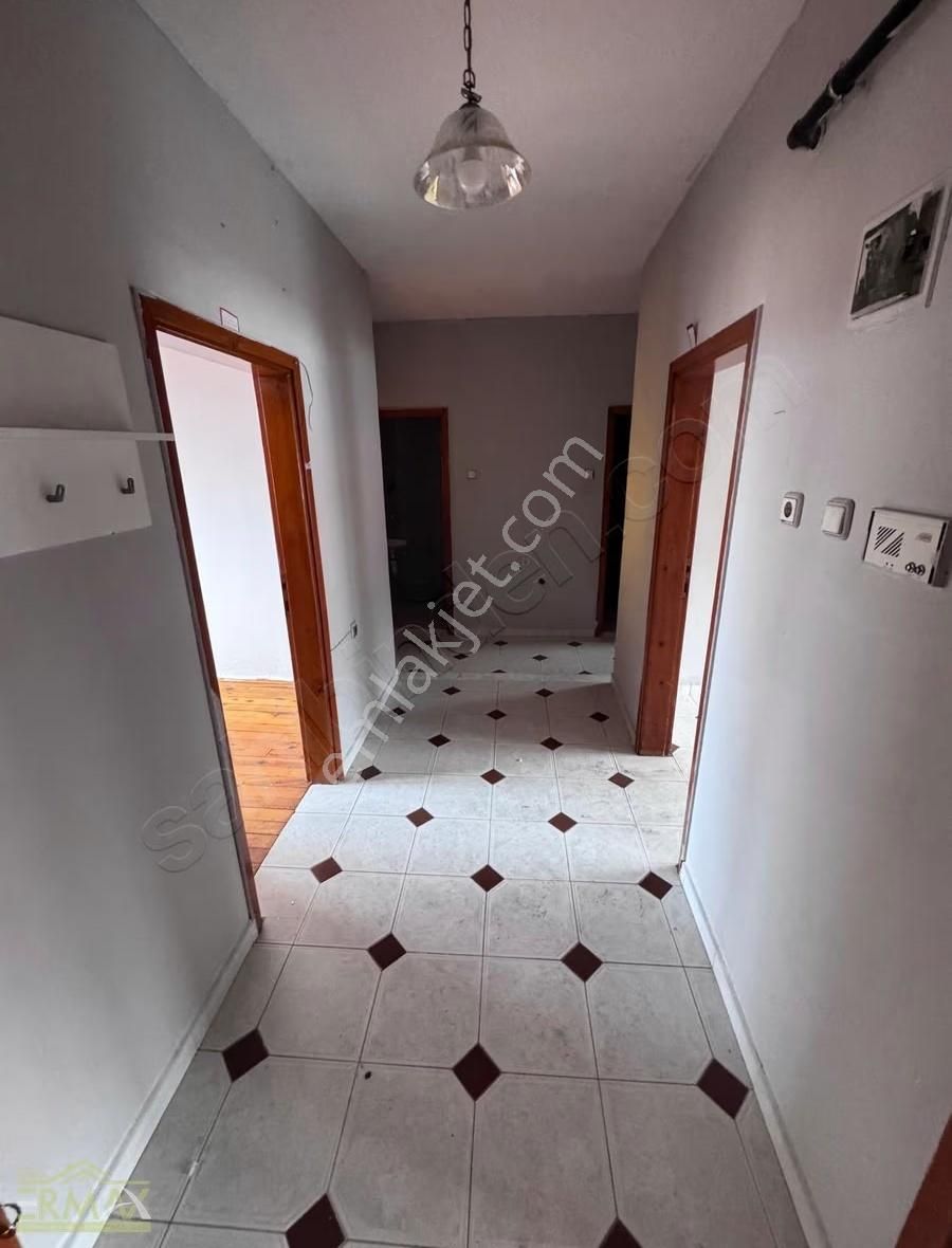 Ermax Gayirmenkulden Yeni Mahallede Kiralık 3+1 Daire - Görsel 2