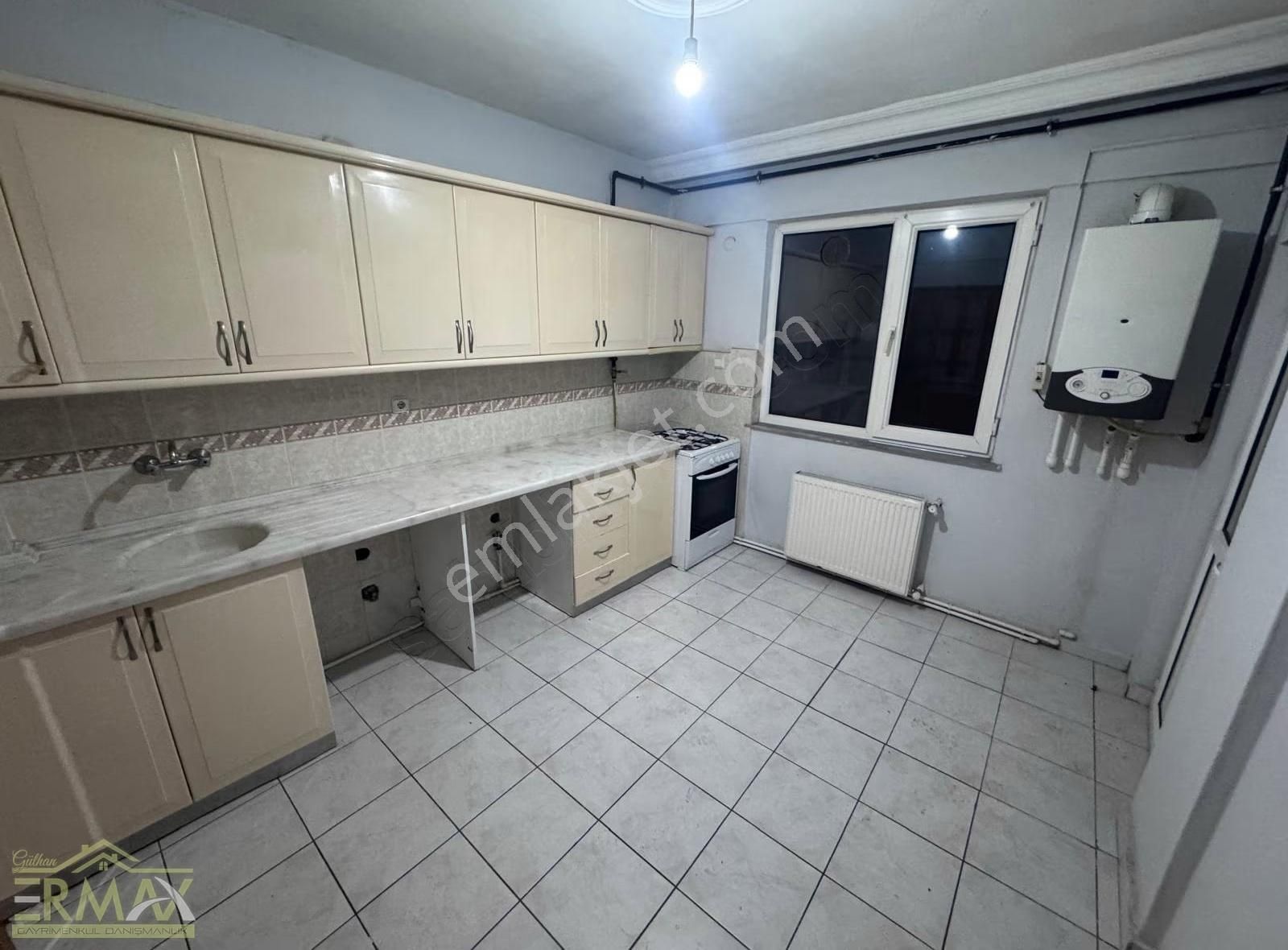 Ermax Kalkınma Mahallesinde Merkezi Konumda Kiralık 2+1 Daire