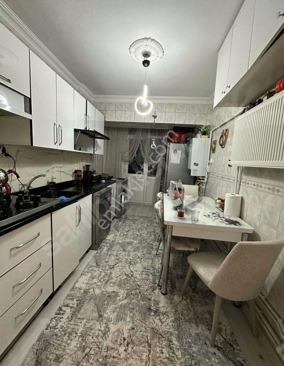 Mç Emlakran Akşemsettin Mahallesinde 3+1 Cadde Üstünde Satılık Daire