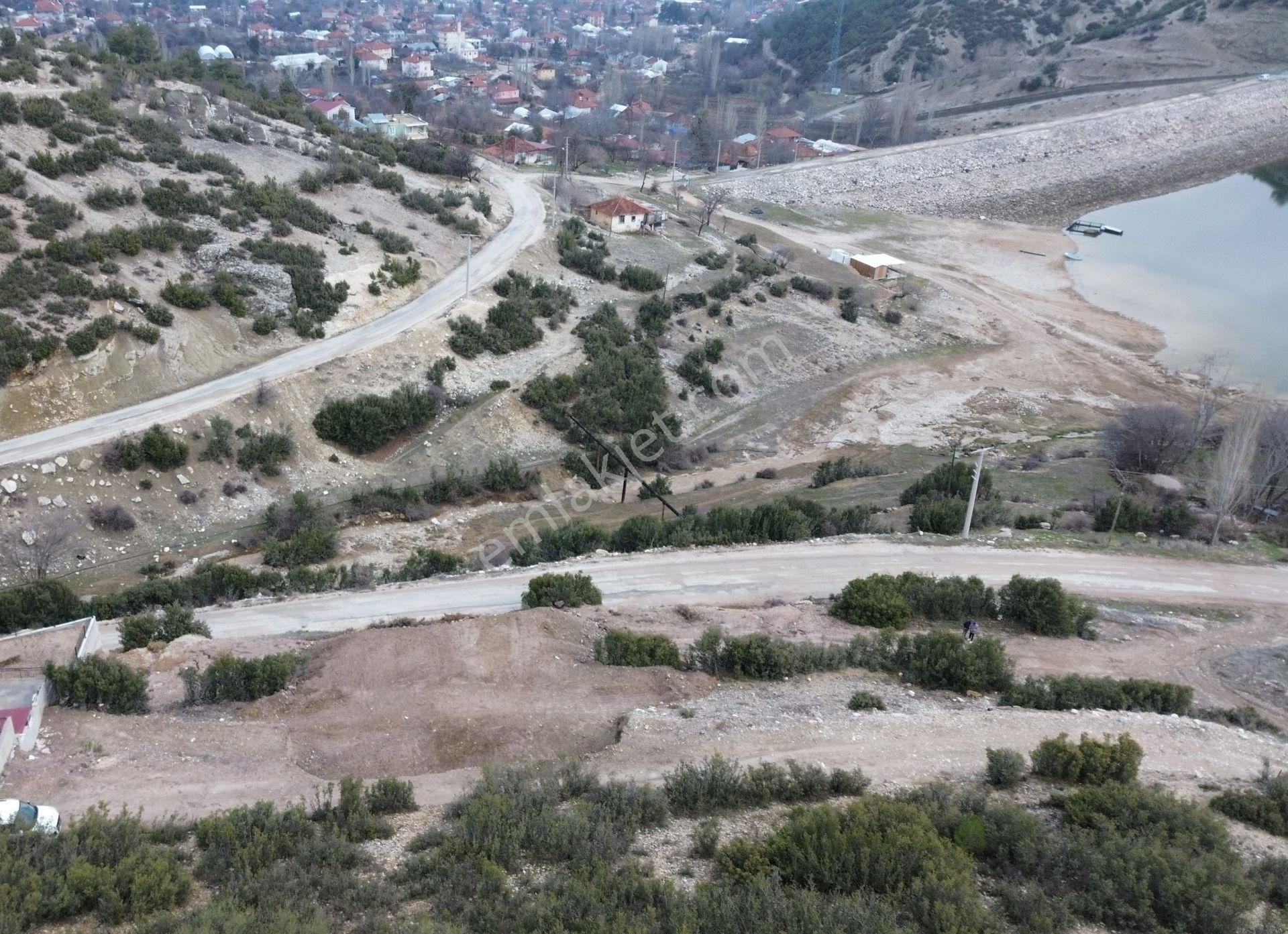 Korkuteli Yeltende Baraj Ve Köy Manzaralı 501 M2 Konut İmarlı Arsa