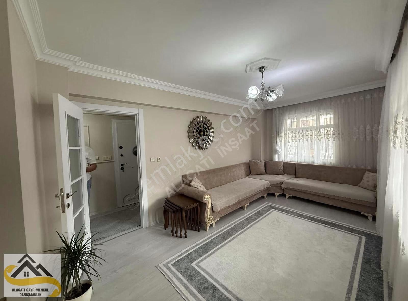 Alaçatı Dan Süper Konum Köşe Başı Masrafsız Yüksek Giriş
