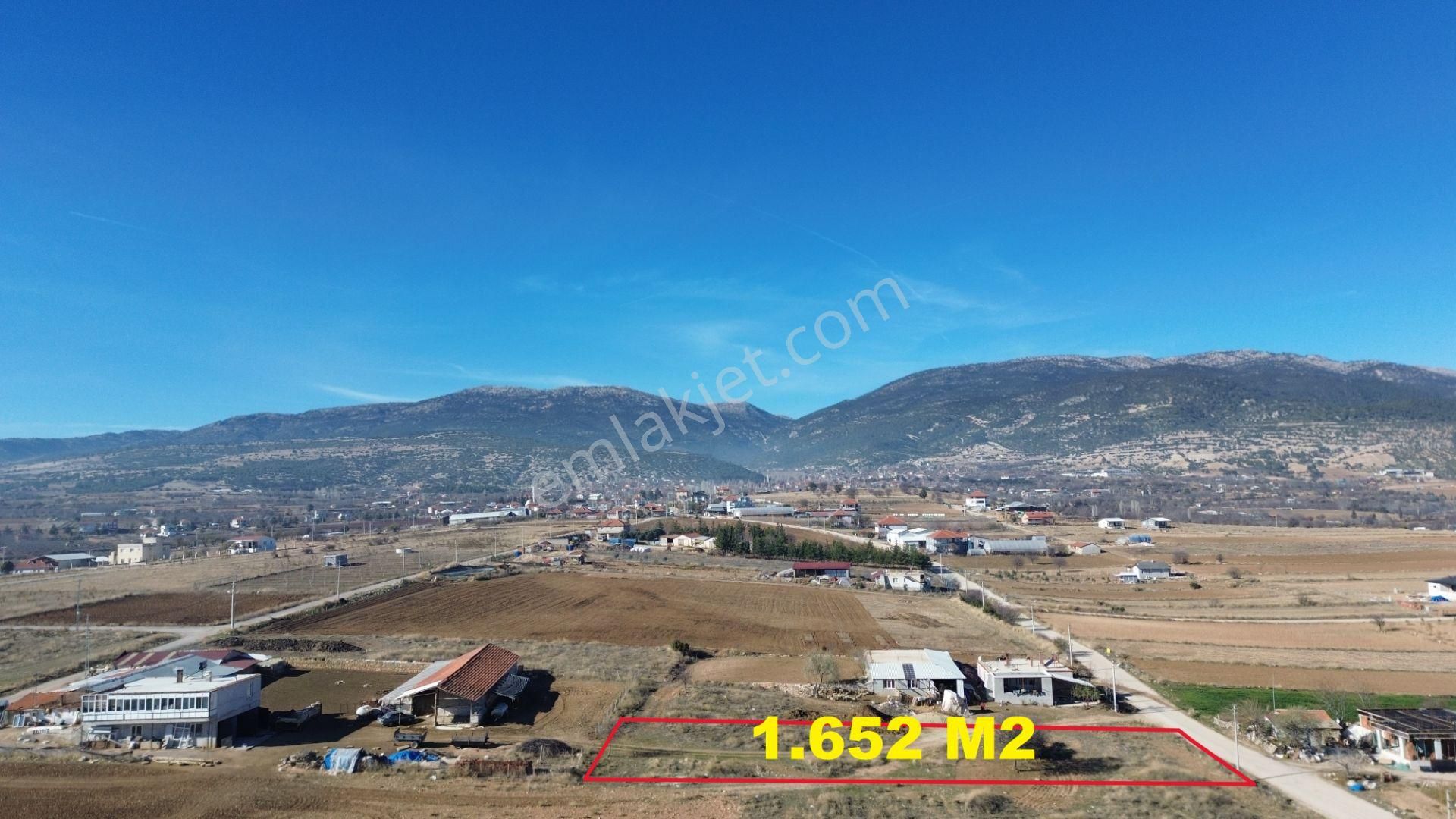 Korkuteli Yeltende 1.652 M2 İmarlı Konut Parseli Merkeze Yakındır