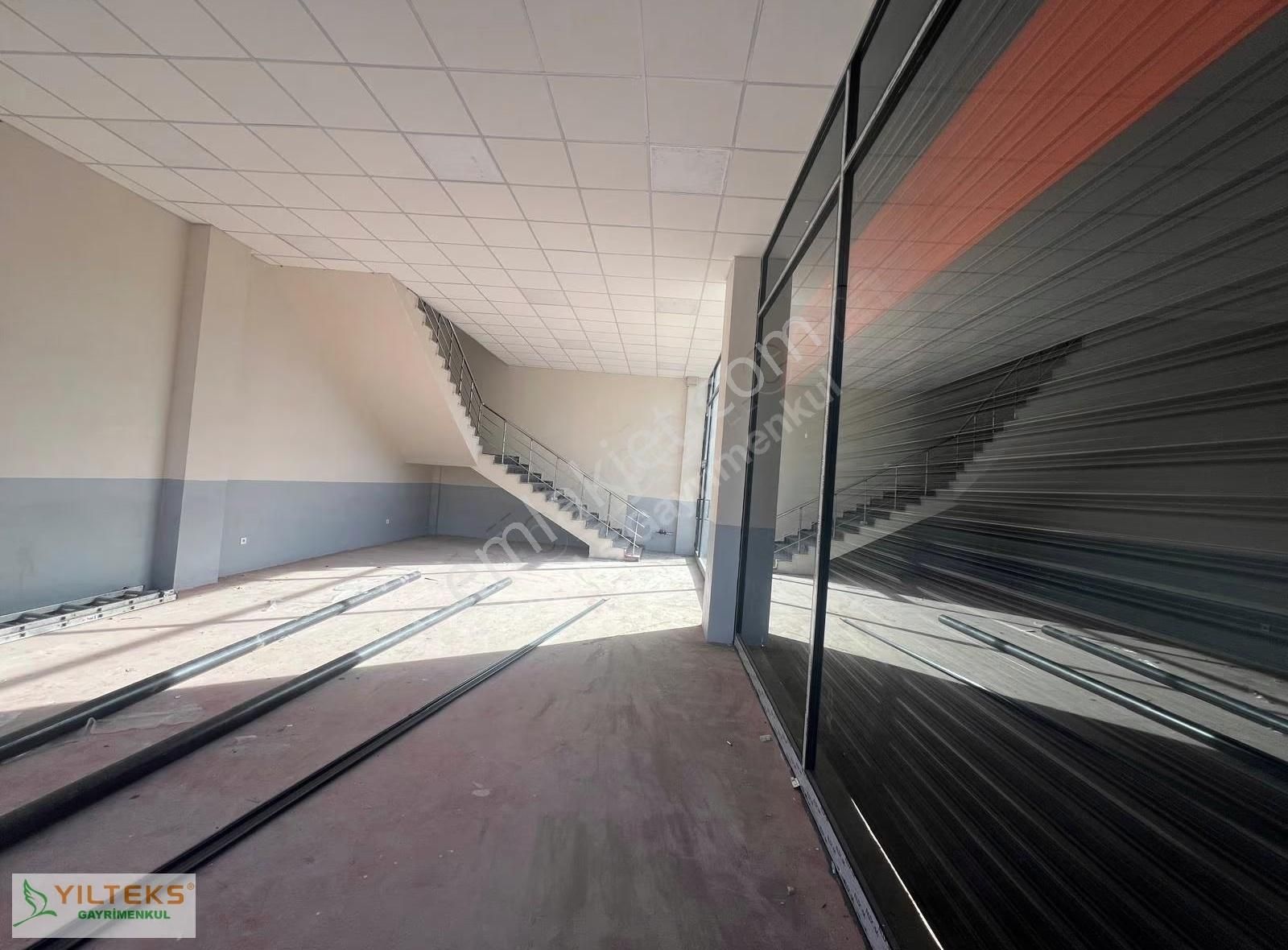 Küsget Sanayi Bölgesinde Köşe Başı İki Katlı Kiralık Dükkan - Görsel 2