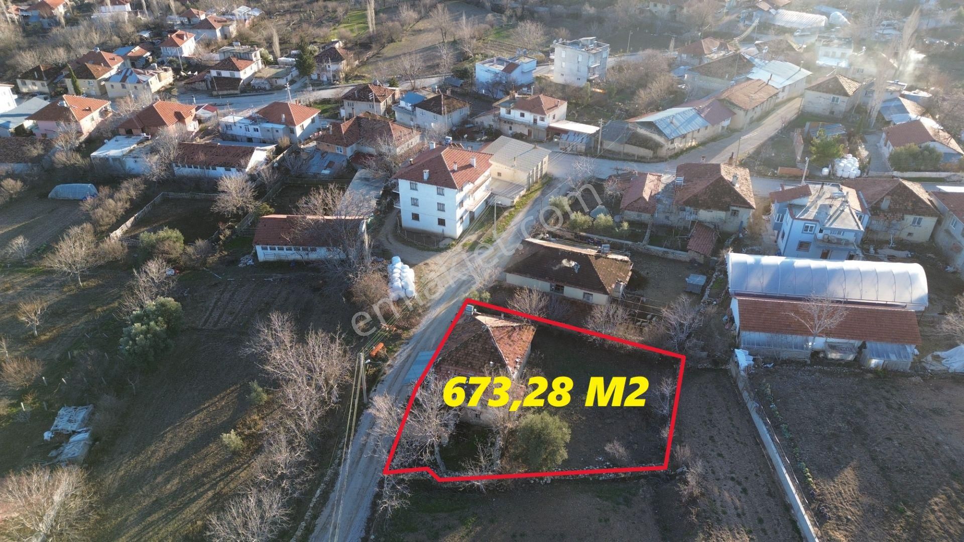 Korkuteli Yeltende Kerpiç Ev Ve Bahçesi 673 M2 Bahçeli