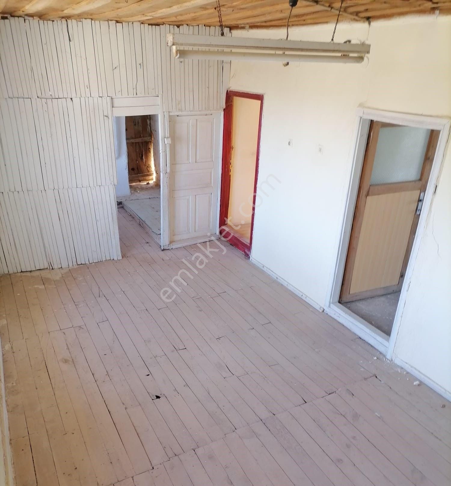 Korkuteli Yeltende Kerpiç Ev Ve Bahçesi 673 M2 Bahçeli - Görsel 3