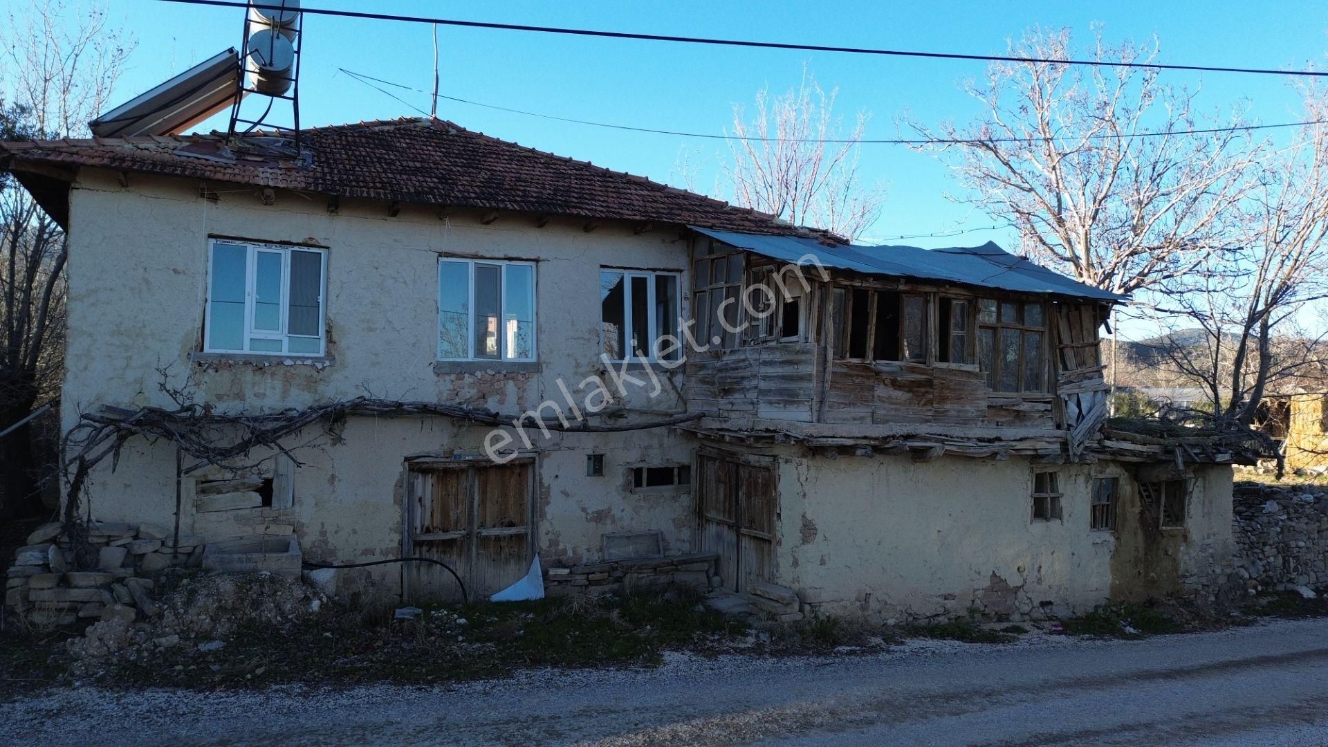 Korkuteli Yeltende Kerpiç Ev Ve Bahçesi 673 M2 Bahçeli - Görsel 2