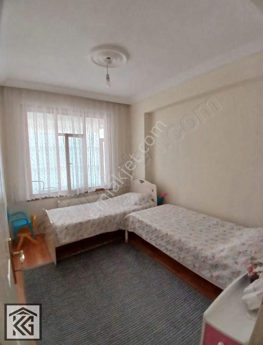 Kocalar Ulubatlıhasan İl Jandarma Fetih Cadde Yakını Kiralık 3+1 - Görsel 4