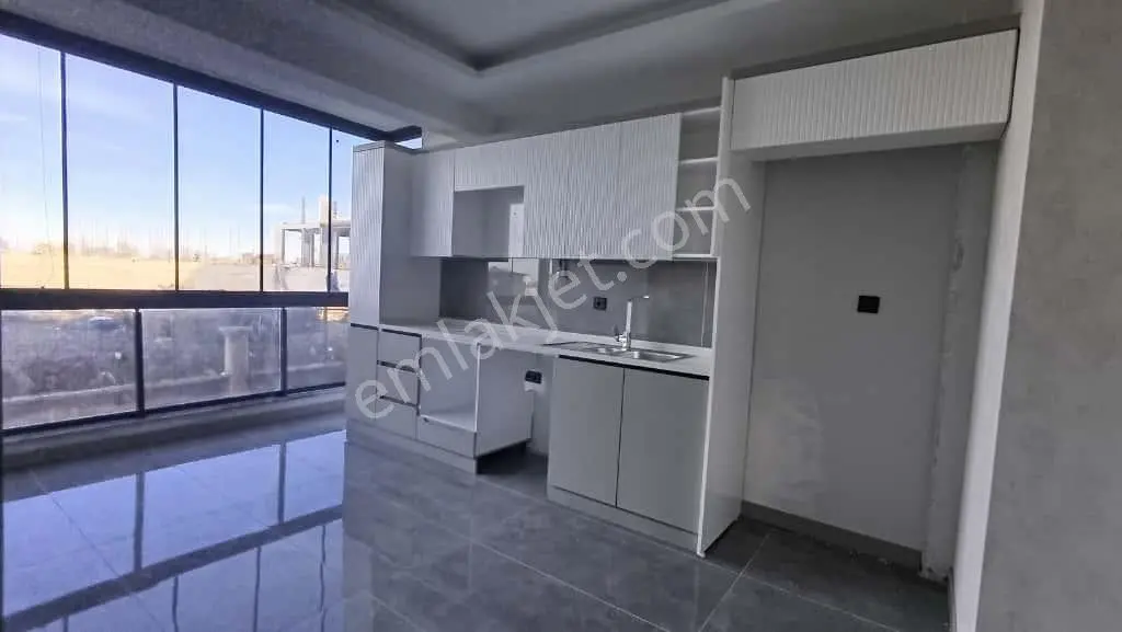Aksoy'dan Cerry Bayi Karşısı Oturuma Hazır 2+1 Acil Satılık Daire / Dökmetaş