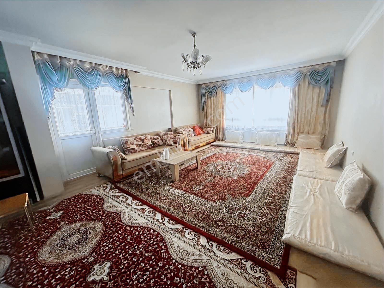 Yonca Emlak Akşemsettin Mah. 4+1 Satılık Daire