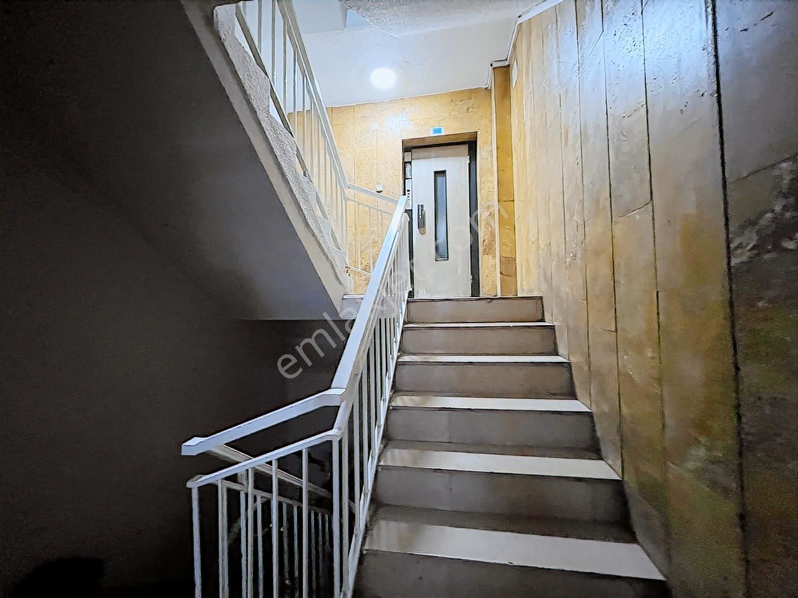 Bess'den İki Eylül Caddesi Üzeri Kiralık 4+1 Daire - Görsel 2