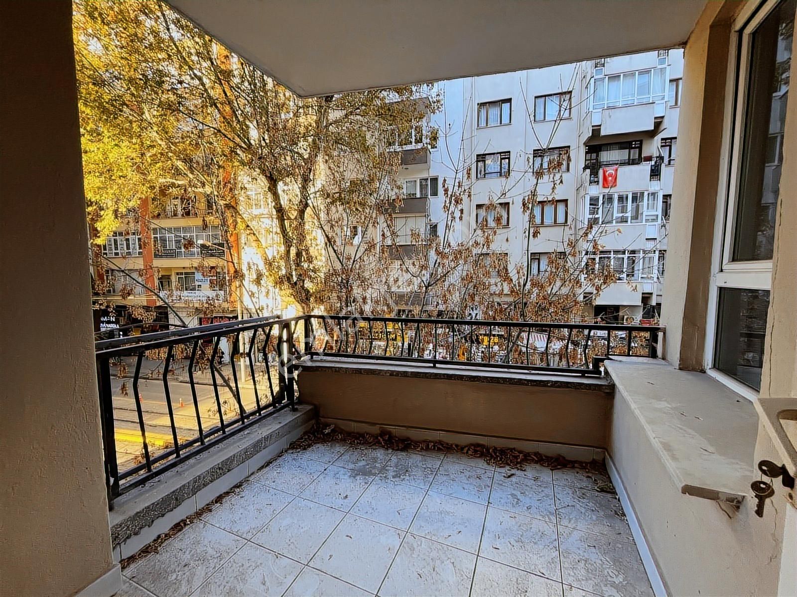 Bess'den İki Eylül Caddesi Üzeri Kiralık 4+1 Daire - Görsel 11