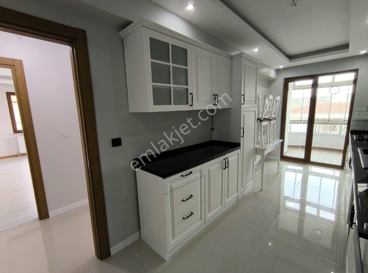 Muhittin Mahallesinde 5+2 Satılık Masrafsız Lux Satılık Daire Fırsatı