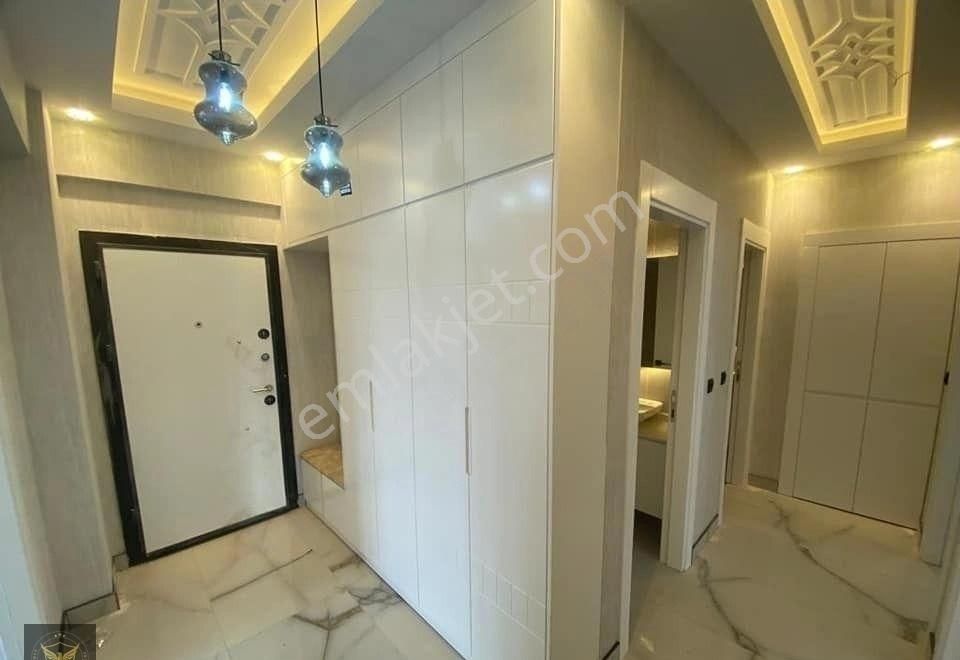 Şahin İnşaat'tan Beylikdüzü Cumhuriyet Mh Metrobüs Yakın 2+1 Arakat Daire - Görsel 5