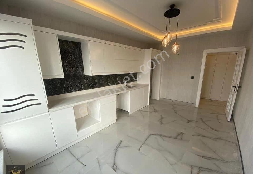 Şahin İnşaat'tan Beylikdüzü Cumhuriyet Mh Metrobüs Yakın 2+1 Arakat Daire - Görsel 4