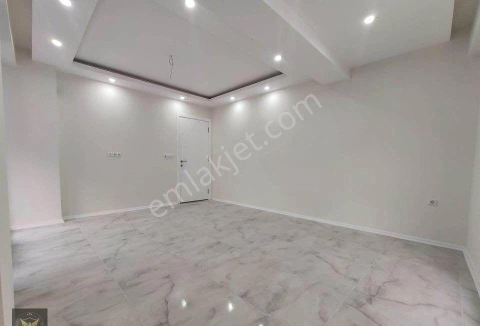 Şahin İnşaat Beylikdüzü Cumhuriyet Mah. Ayrı Mutfaklı 1+1 Ara Kat Daire - Görsel 5