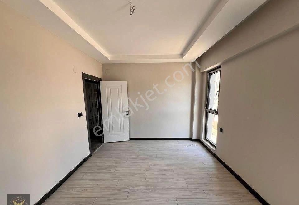 Metrobüse Komşu %70 Krediye Uygun Acil Satılık Dairemiz