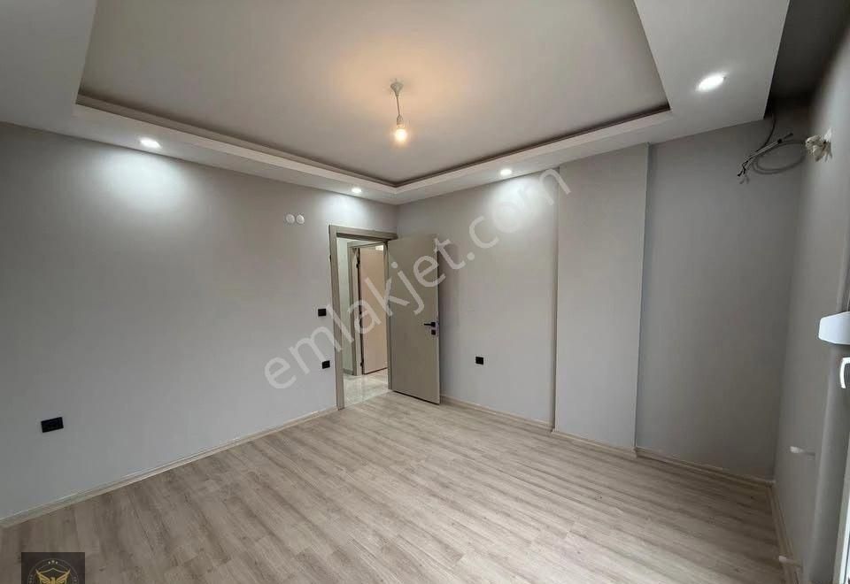 Bölgenin En Geniş M2'li Metrobüse Komşu 2+1 Arakat Dairesi - Görsel 2