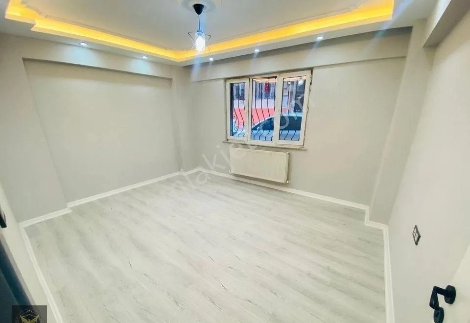 Beylikdüzü Merkez'de Metrobüse Komşu 2+1 Lüks Dairemiz