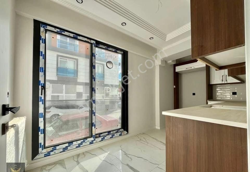 Metrobüse Yürüme Mesafesinde Şık Tasarımlı 2+1 Giriş Kat Daire - Görsel 2