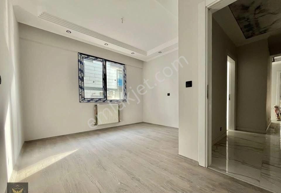 Metrobüse Yürüme Mesafesinde Şık Tasarımlı 2+1 Giriş Kat Daire - Görsel 6