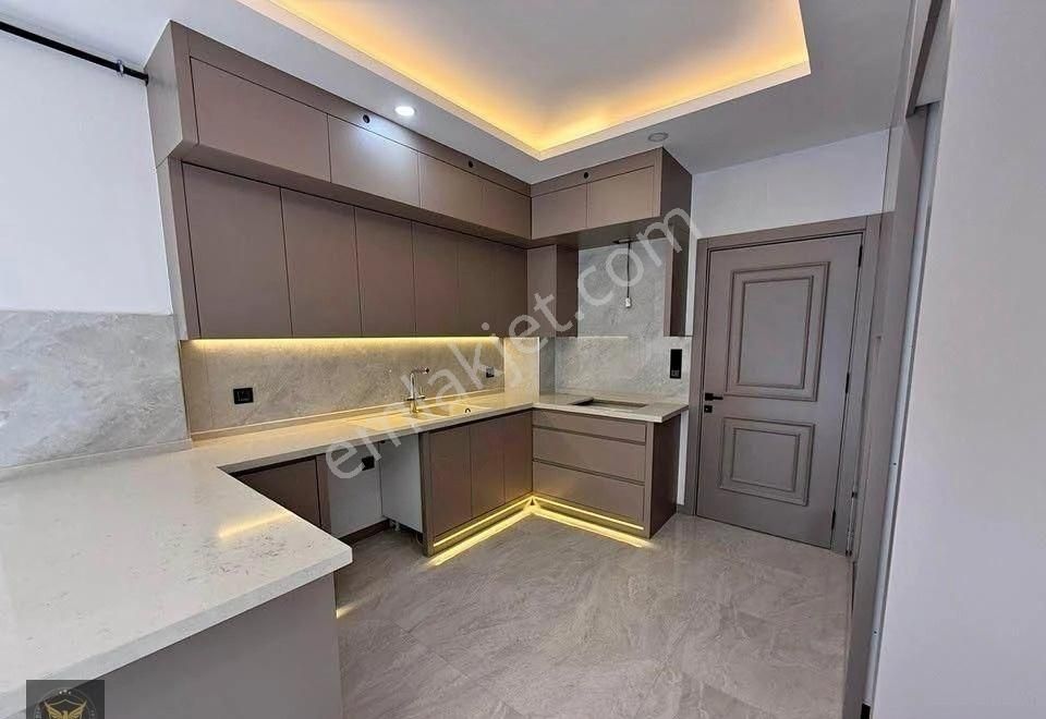 Metrobüse 5'dk Merkezi Konumda Şık Tasarımlı 2+1 Dairemiz... - Görsel 2