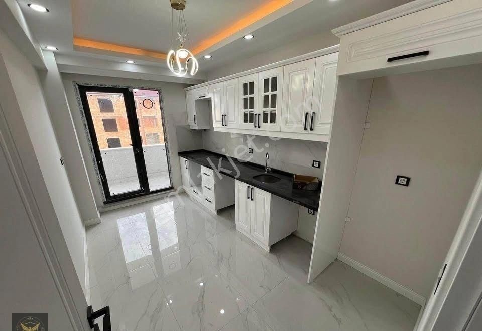 Metrobüse Yürüme Mesafesinde Geniş M2'li Fırsat 2+1 Dairemiz - Görsel 7