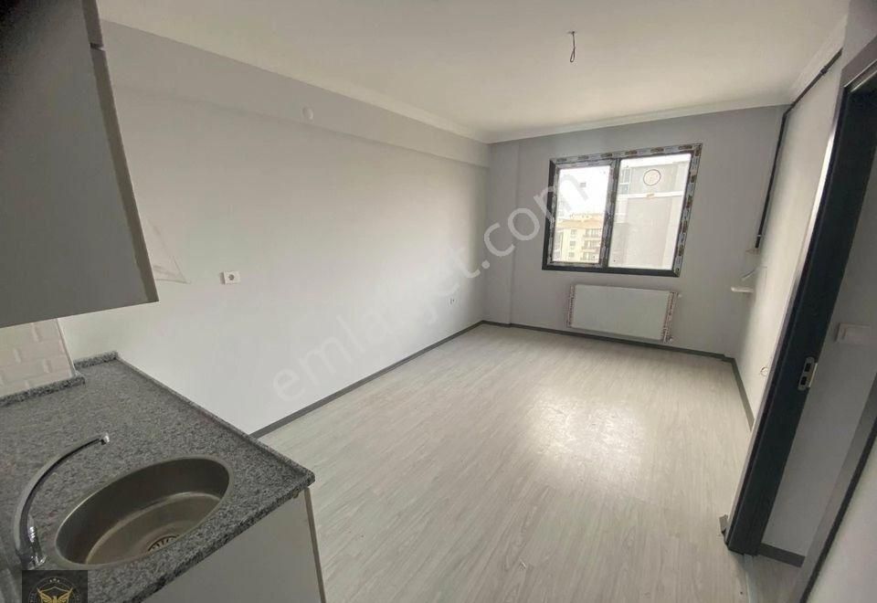 Şahin İnşaat'tan Beylikdüzü Cumhuriyet Mah 1+1 Ara Kat Daire - Görsel 3