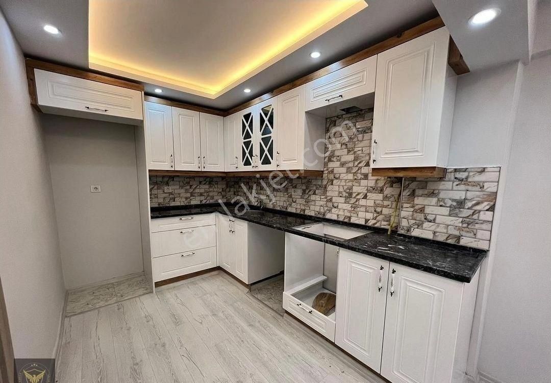 Marmara Park Arkasında 2+1 Acil Satılık Daire - Görsel 5