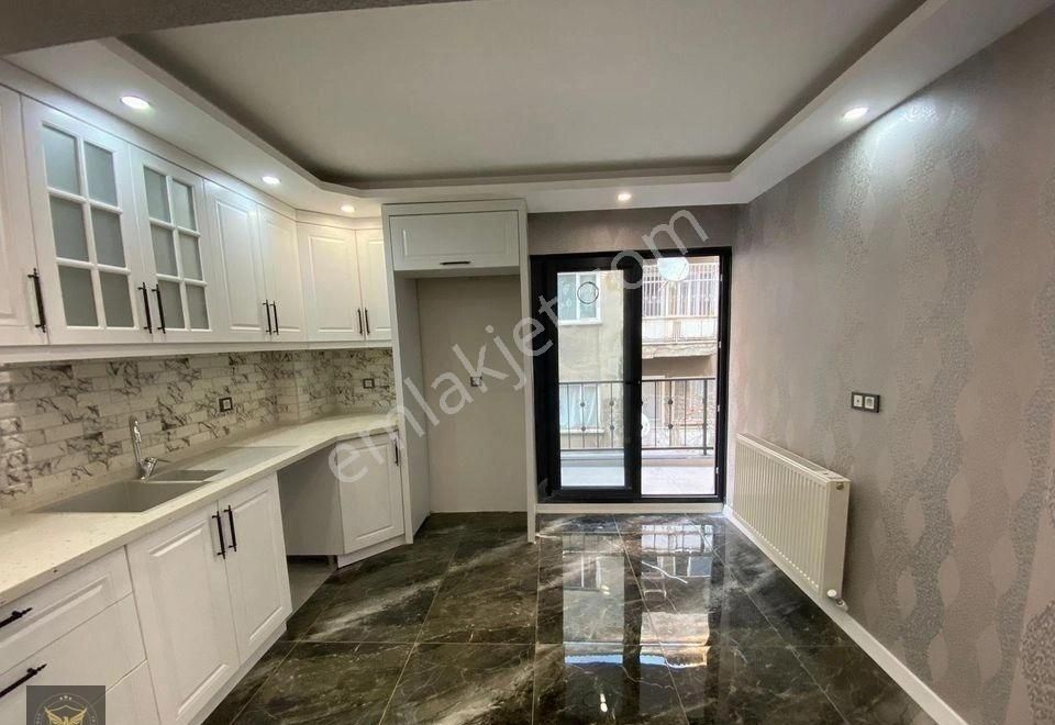 Şahin İnşaat'tan Marmara Park Avm Arkasında Metrobüse 2+1 Ara Kat Daire - Görsel 4