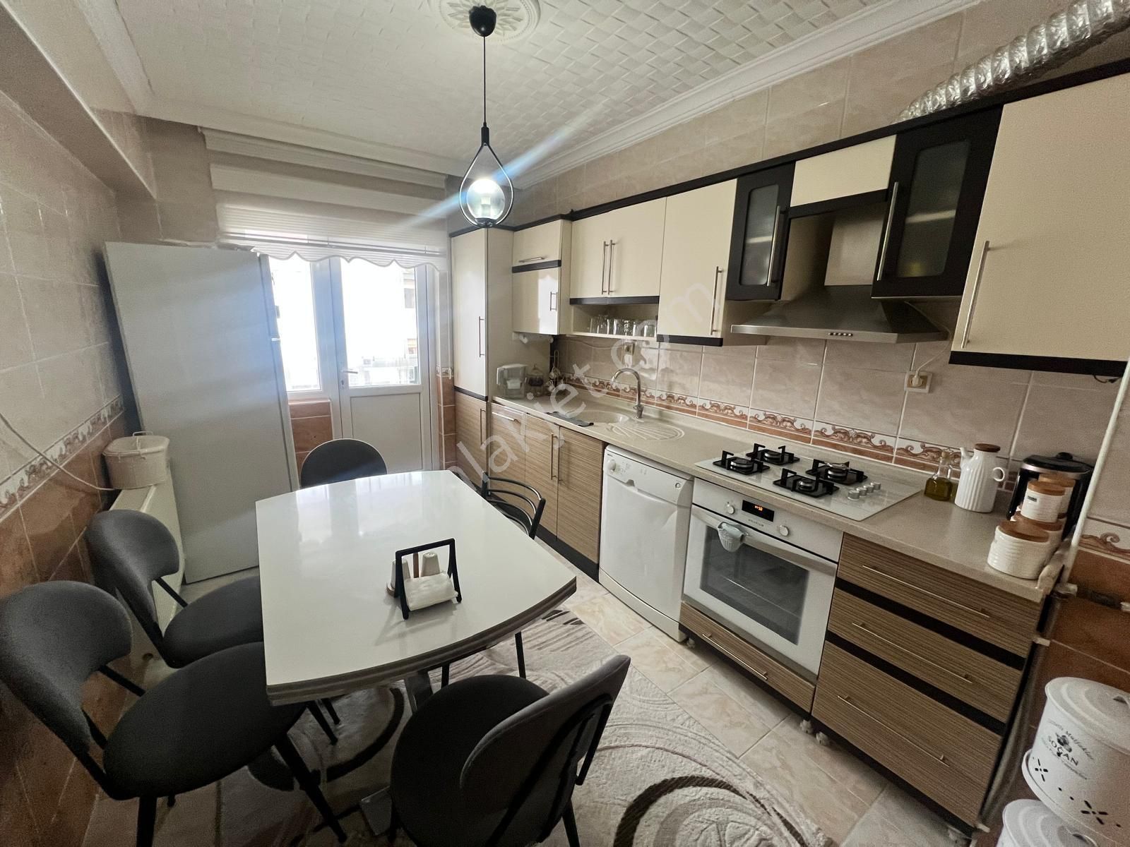 Kalecik Emlak'tan Merkez Mahallesin'de Yapılı Masrafsız 3+1 Daire!