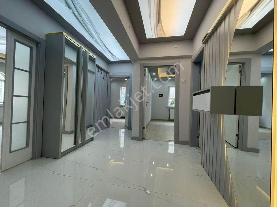 Beylikdüzü'nde Emsalsiz Özel Tasarımlı 2+1 Ultra Geniş Dairemiz - Görsel 7