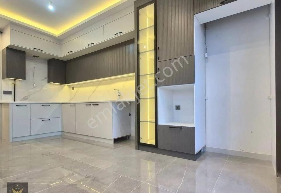 Beylikdüzü'nde Acil Satılık Yılbaşına Özel Fırsat 3+1 Dairemiz